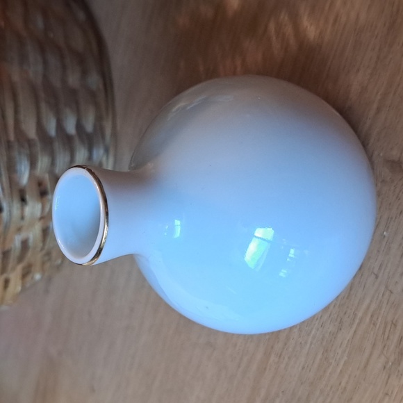 Vintage 1970s porcelain vase - Picture 2 of 4